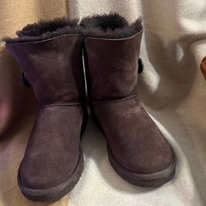 Original  UGG, BAILEY BOTTON II BOOTS COLOR BROWN  SIZE 7